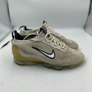 Size 11.5 Men’s Nike Vapormax Flyknit White / Cream Used Comfort Lace Up